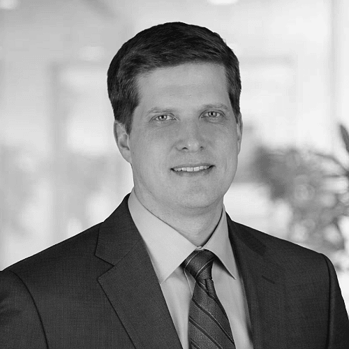 Peter Shaw, experienced fractional CFO providing financial strategy, cash flow management, and profitability optimization services for growing businesses